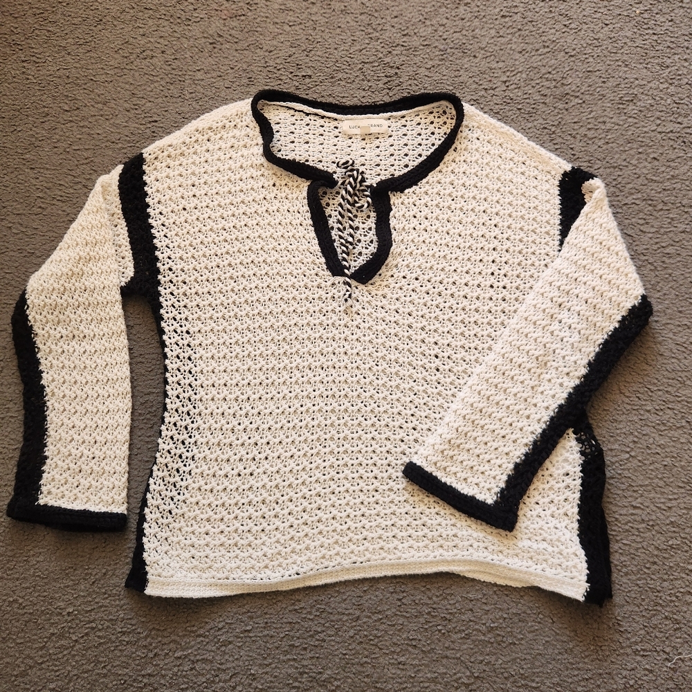 LUCKY BRAND Women’s Top Medium White Black Crochet Beach Sweater Vacation
